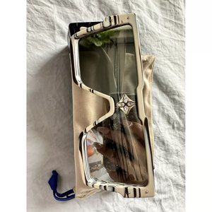 Oversized sunglasses